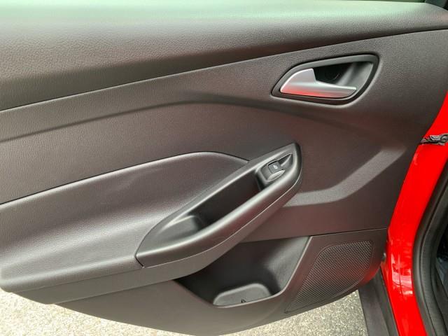 2014 Ford Focus SE photo