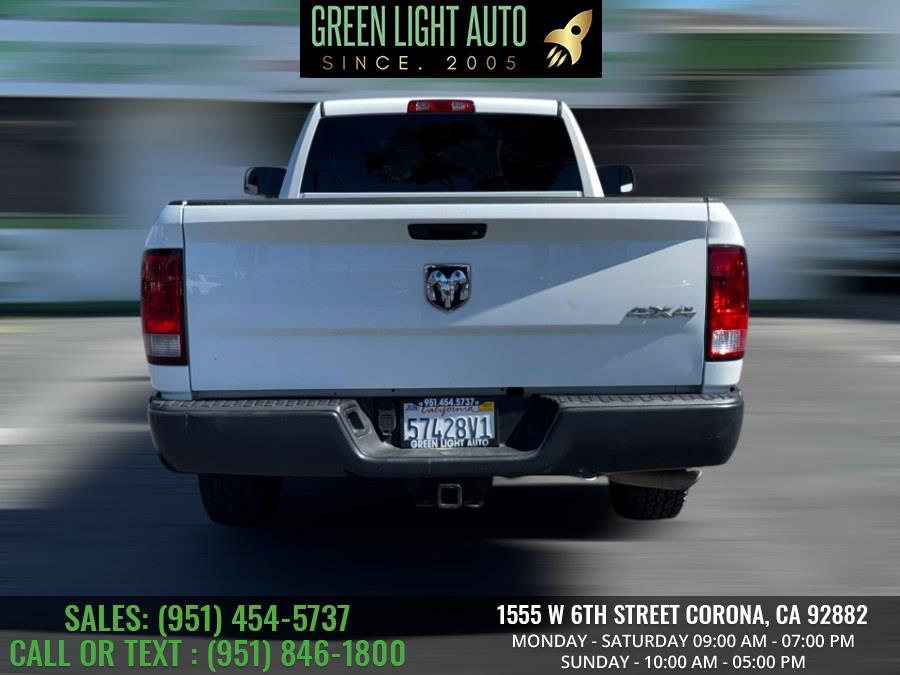 2015 RAM 1500 4WD Reg Cab 140.5