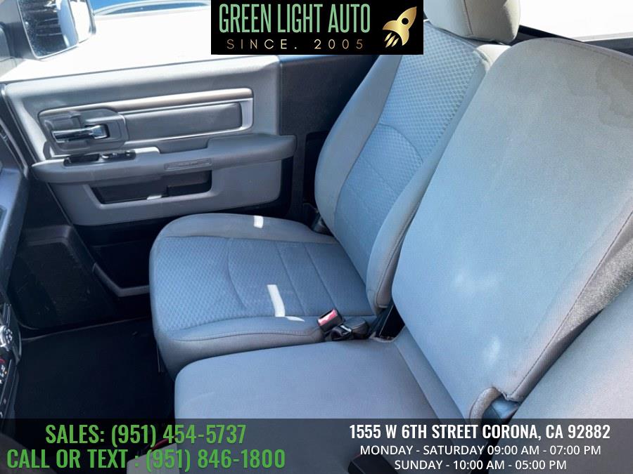 2015 RAM 1500 4WD Reg Cab 140.5