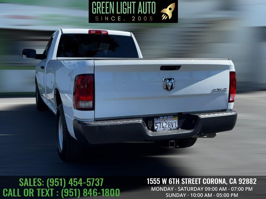 2015 RAM 1500 4WD Reg Cab 140.5
