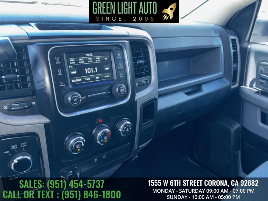2015 RAM 1500 4WD Reg Cab 140.5