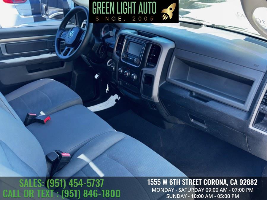 2015 RAM 1500 4WD Reg Cab 140.5