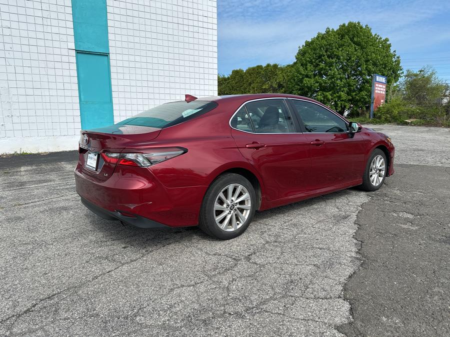 2021 Toyota Camry LE Auto (Natl) photo