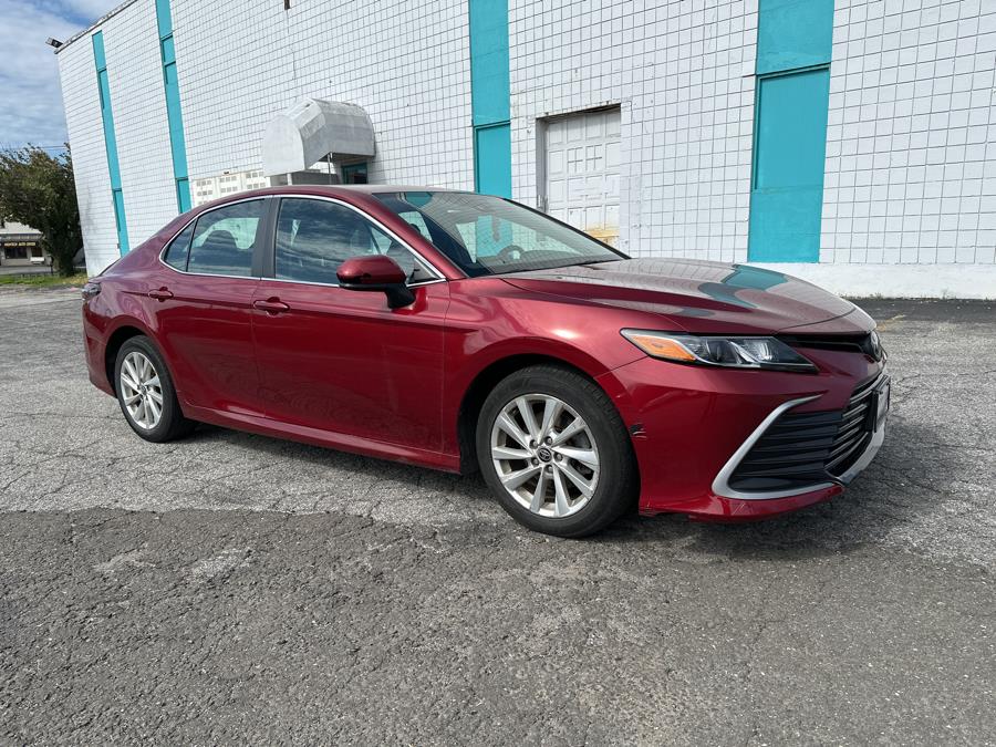2021 Toyota Camry LE Auto (Natl) photo