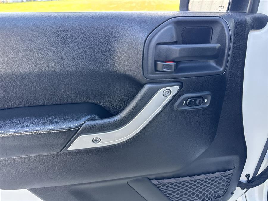 2016 Jeep Wrangler Unlimited Rubicon photo
