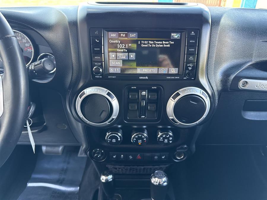 2016 Jeep Wrangler Unlimited Rubicon photo
