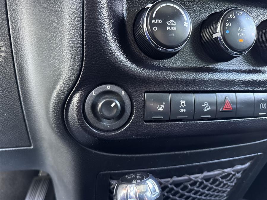 2016 Jeep Wrangler Unlimited Rubicon photo