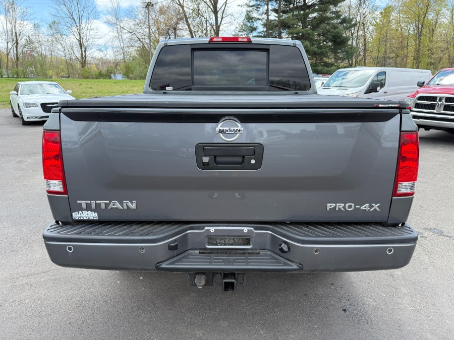 2015 Nissan Titan 4WD Crew Cab SWB SL photo