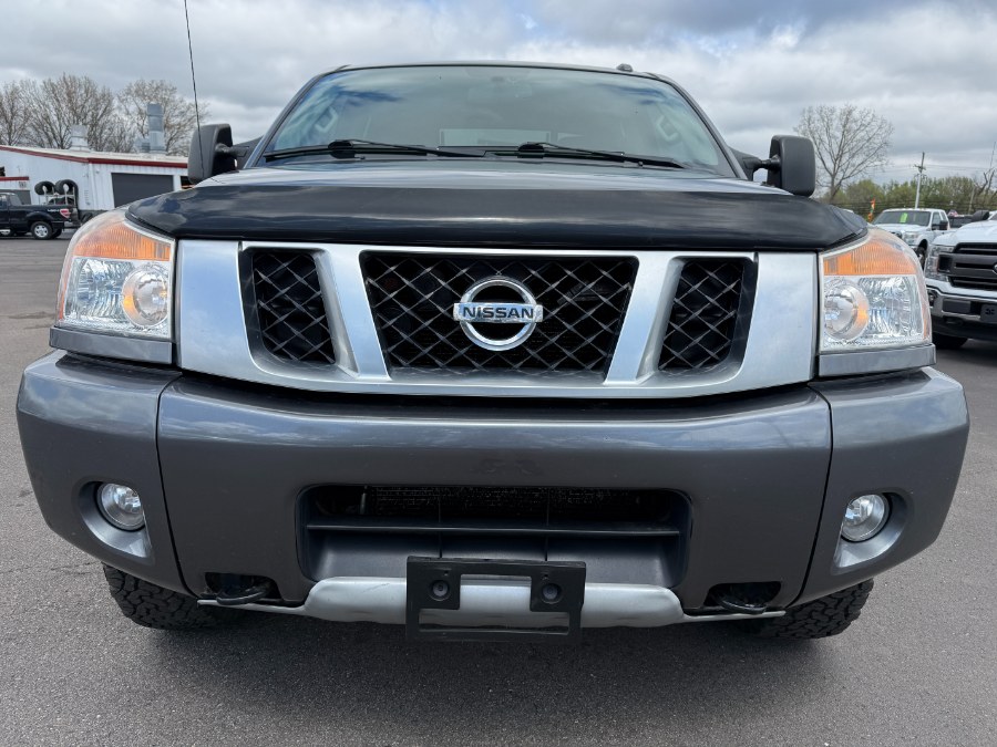 2015 Nissan Titan 4WD Crew Cab SWB SL photo