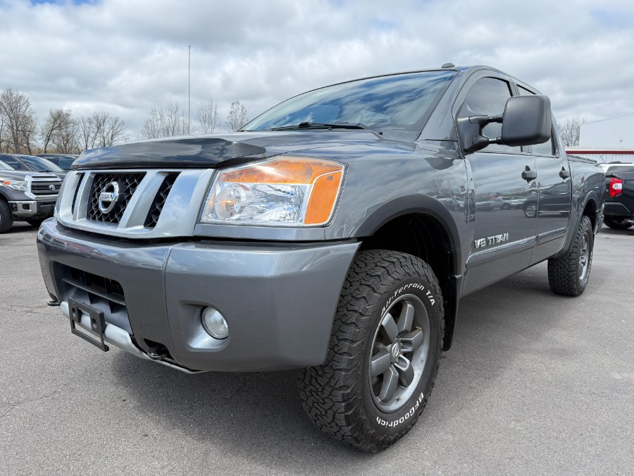 2015 Nissan Titan 4WD Crew Cab SWB SL photo