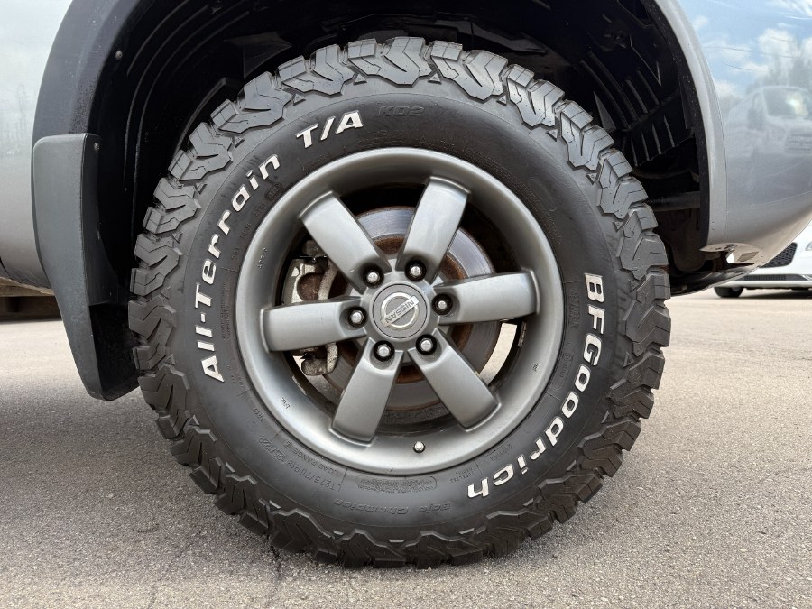 2015 Nissan Titan 4WD Crew Cab SWB SL photo