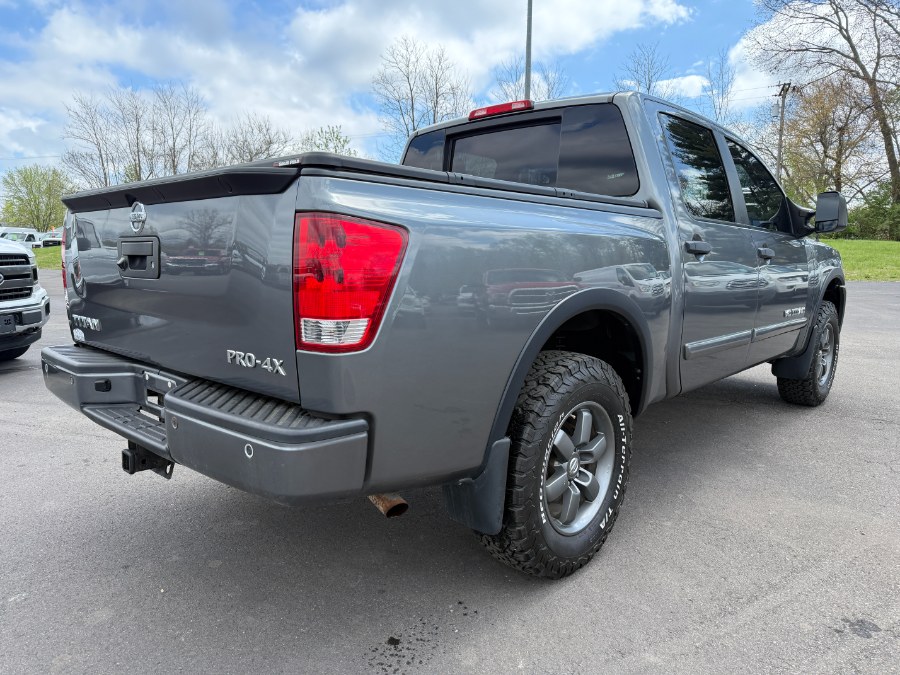 2015 Nissan Titan 4WD Crew Cab SWB SL photo