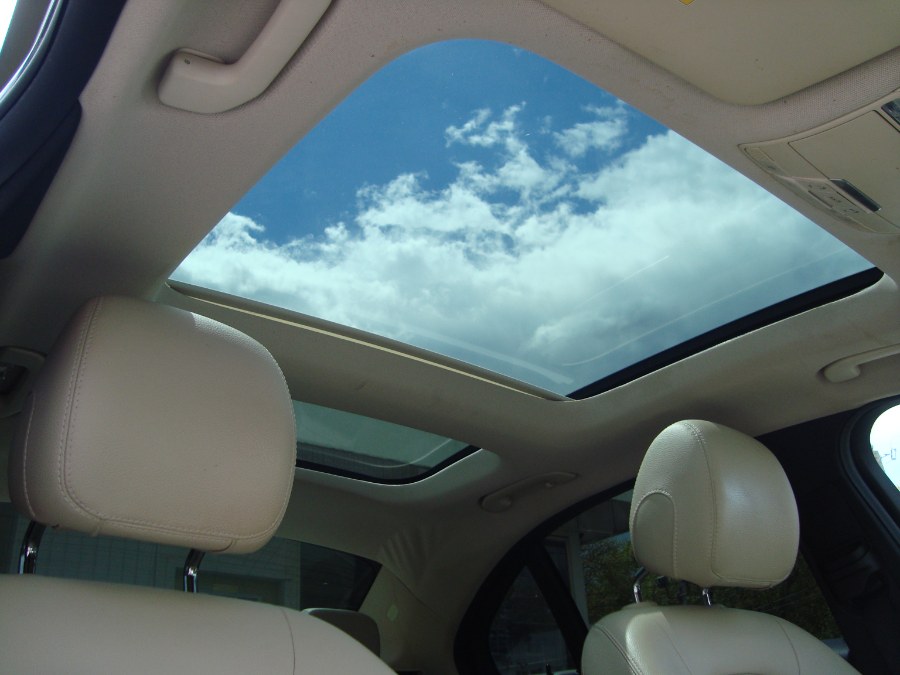 2015 Mercedes-Benz C-Class 4dr Sdn C 300 4MATIC photo
