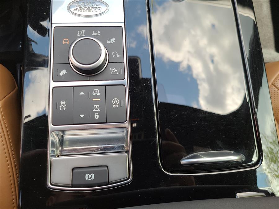 2020 Land Rover Discovery HSE V6 Supercharged photo