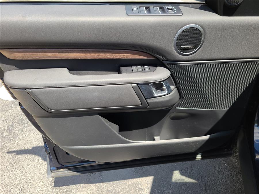 2020 Land Rover Discovery HSE V6 Supercharged photo