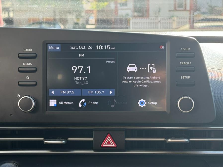 2023 Hyundai Elantra Limited IVT photo