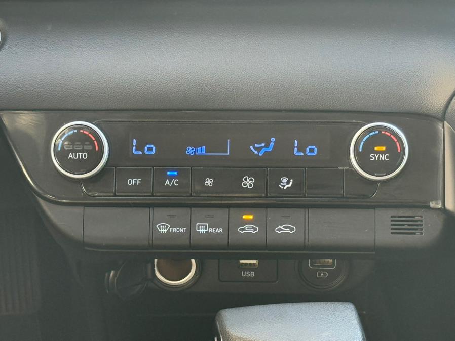 2023 Hyundai Elantra Limited IVT photo