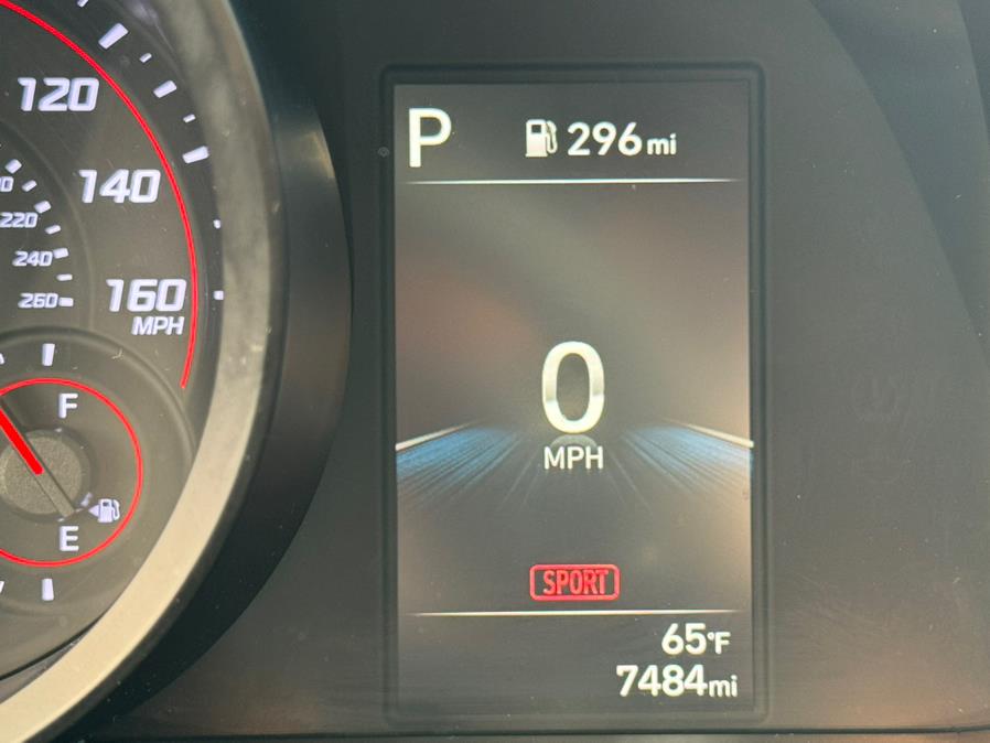 2023 Hyundai Elantra Limited IVT photo
