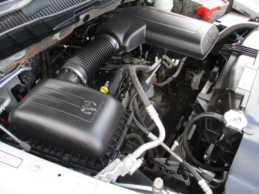 2015 RAM 1500 4WD Crew Cab 140.5