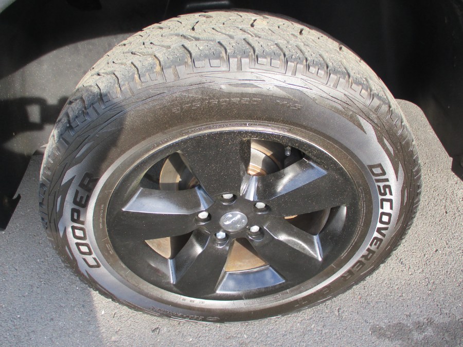 2015 RAM 1500 4WD Crew Cab 140.5