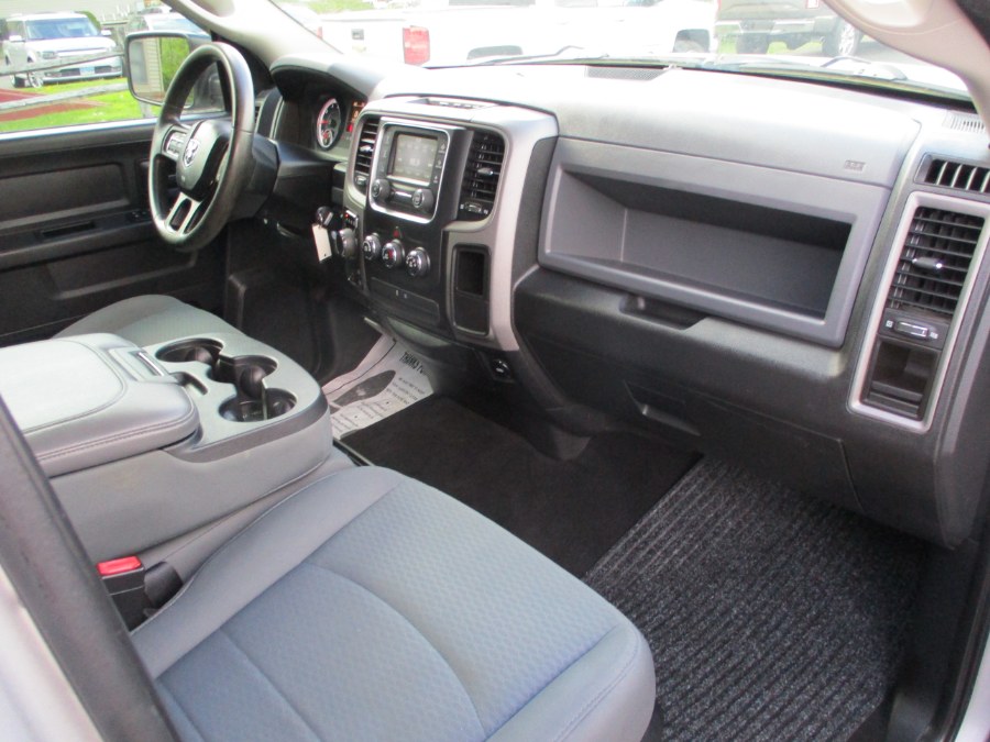 2015 RAM 1500 4WD Crew Cab 140.5