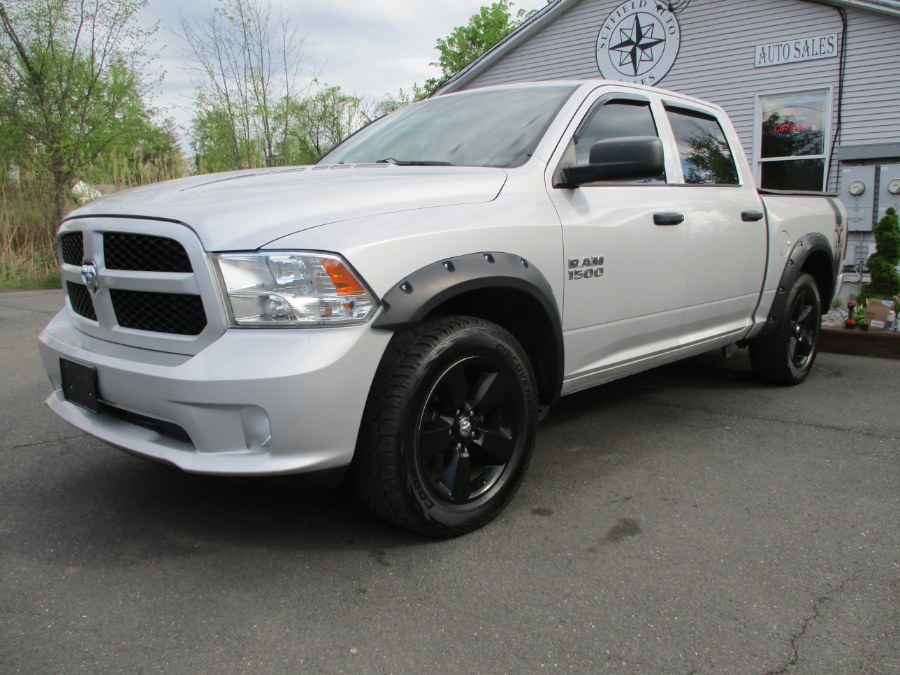 2015 RAM 1500 4WD Crew Cab 140.5