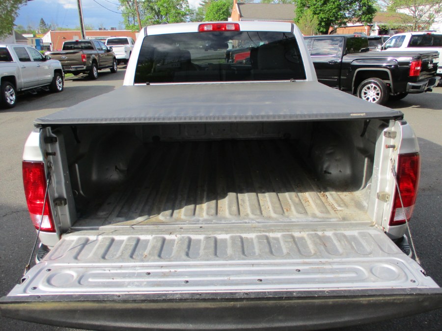 2015 RAM 1500 4WD Crew Cab 140.5