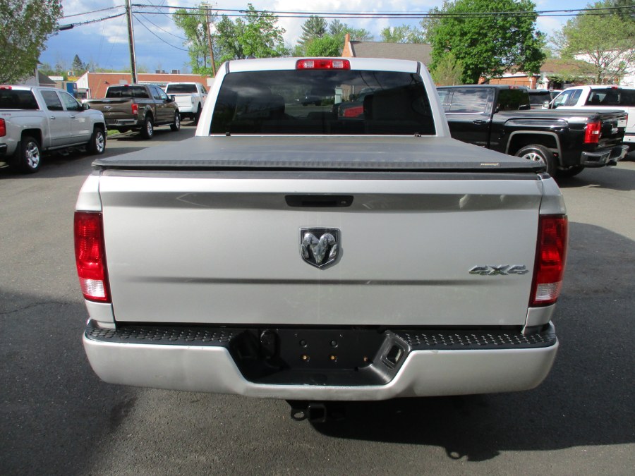 2015 RAM 1500 4WD Crew Cab 140.5