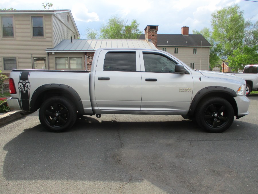 2015 RAM 1500 4WD Crew Cab 140.5