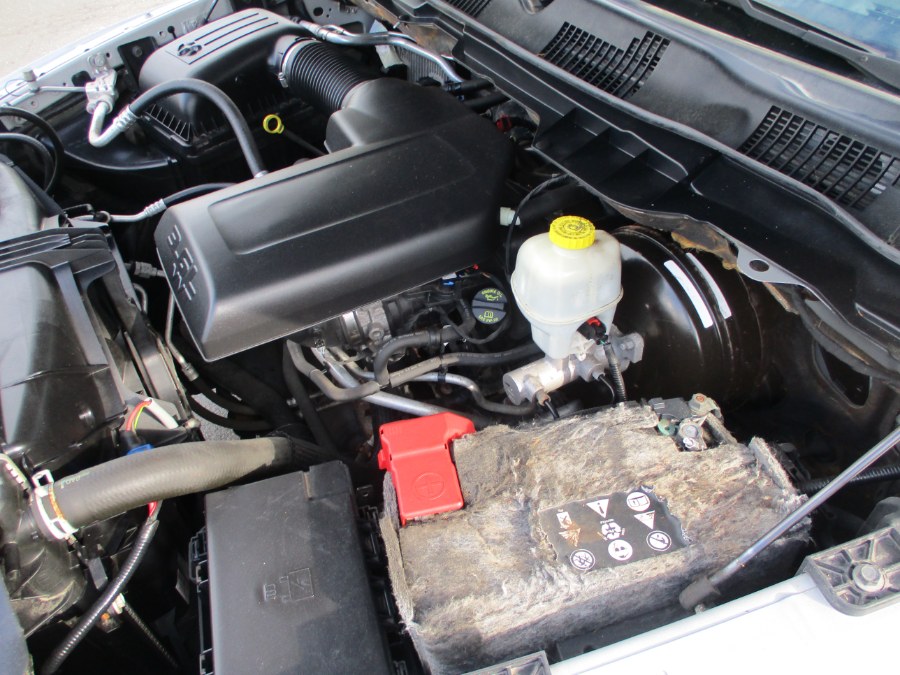 2015 RAM 1500 4WD Crew Cab 140.5