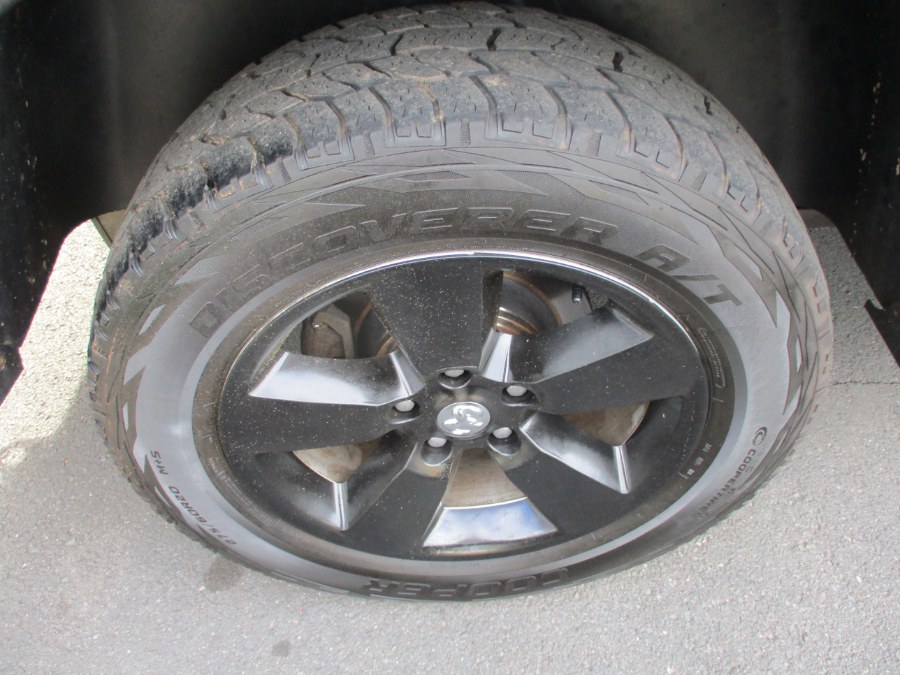 2015 RAM 1500 4WD Crew Cab 140.5