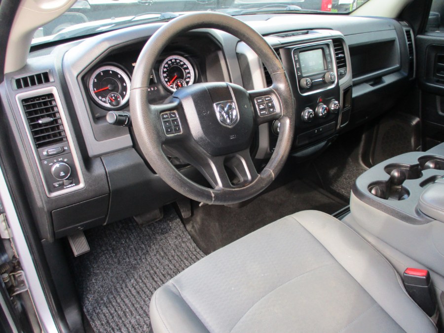 2015 RAM 1500 4WD Crew Cab 140.5