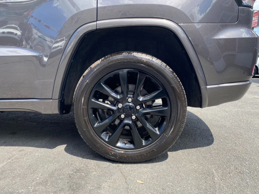 2018 Jeep Grand Cherokee Altitude 4x4 *Ltd Avail* photo