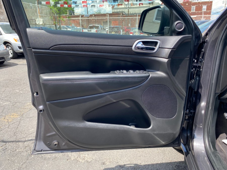 2018 Jeep Grand Cherokee Altitude 4x4 *Ltd Avail* photo