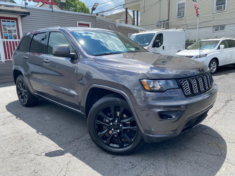 2018 Jeep Grand Cherokee Altitude 4x4 *Ltd Avail* photo