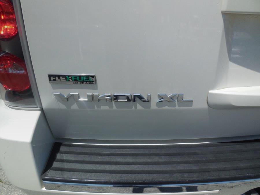 2012 GMC Yukon XL Denali photo