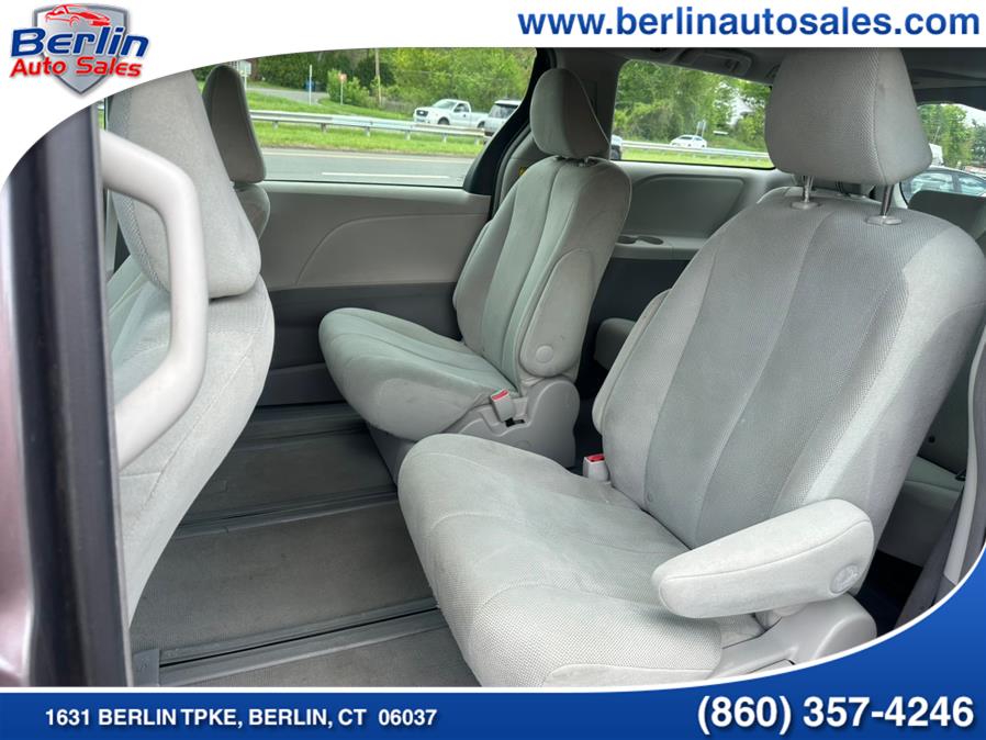 2011 Toyota Sienna Base 7-Passenger photo