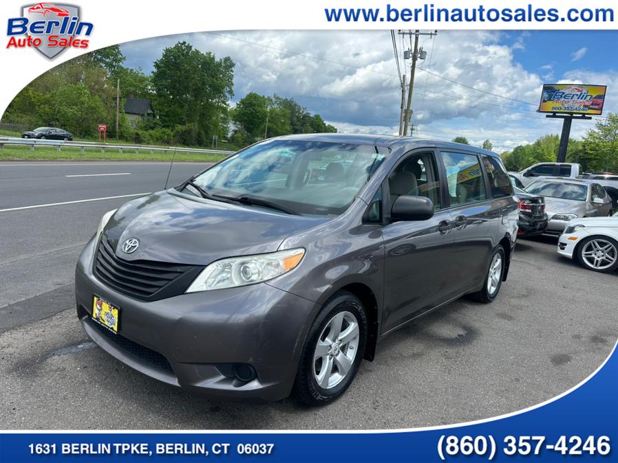2011 Toyota Sienna Base 7-Passenger photo