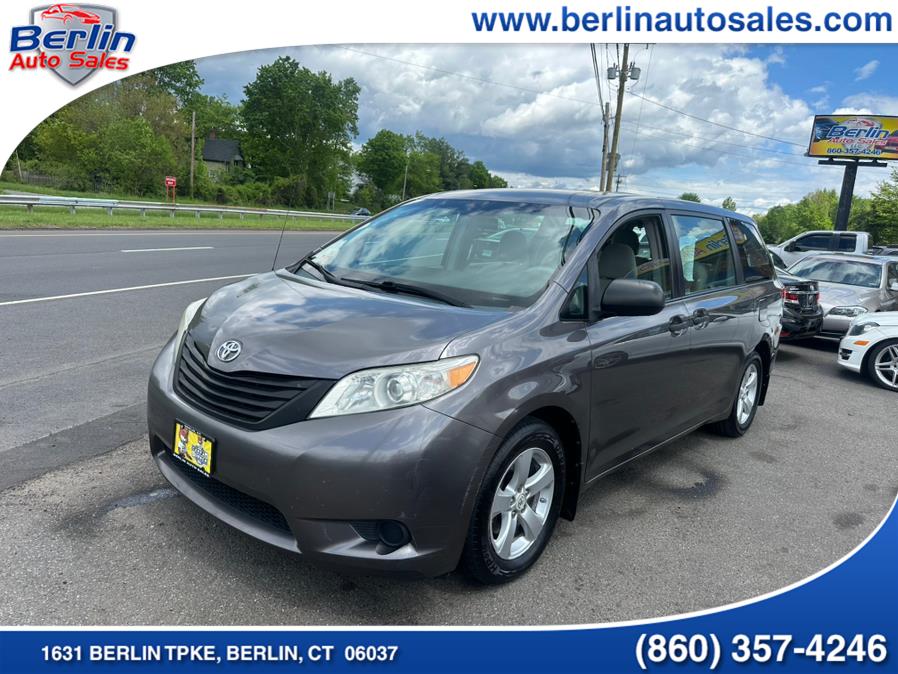2011 Toyota Sienna Base 7-Passenger photo