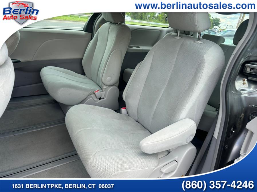 2011 Toyota Sienna Base 7-Passenger photo