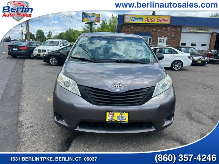 2011 Toyota Sienna Base 7-Passenger photo