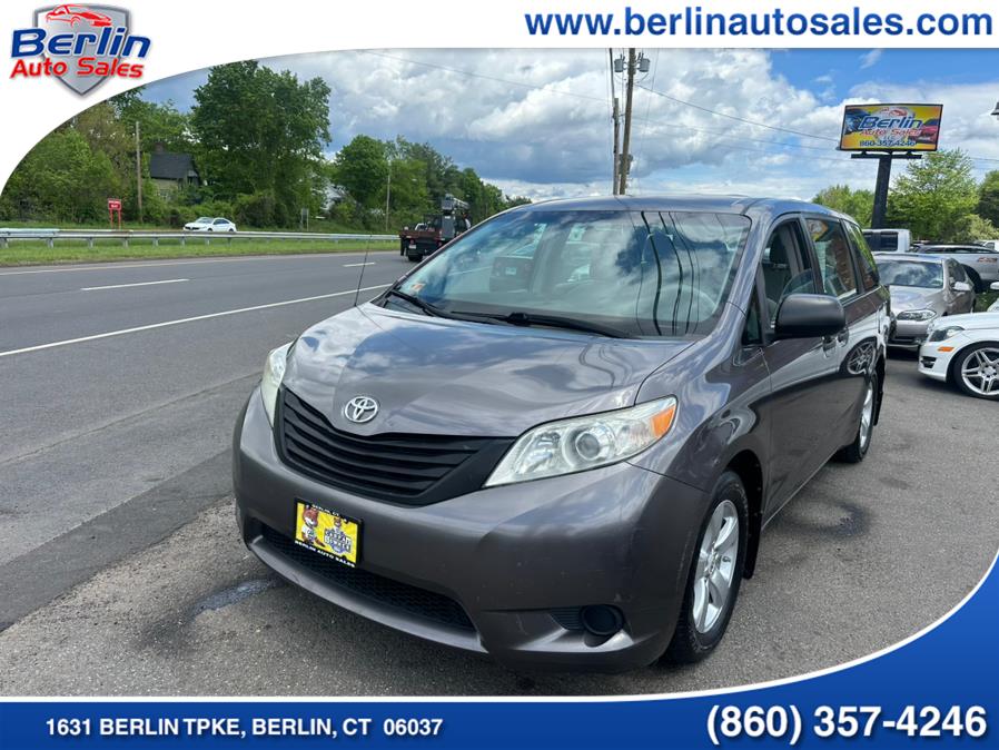 2011 Toyota Sienna Base 7-Passenger photo