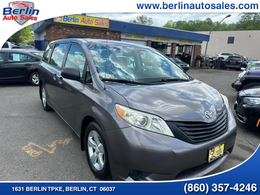 2011 Toyota Sienna Base 7-Passenger photo
