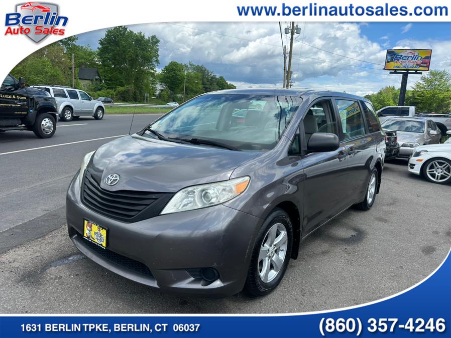 2011 Toyota Sienna Base 7-Passenger photo