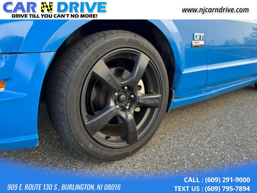 2005 Ford Mustang GT Deluxe photo