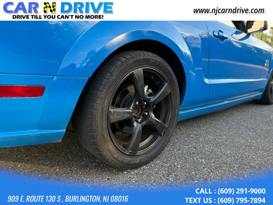 2005 Ford Mustang GT Deluxe photo