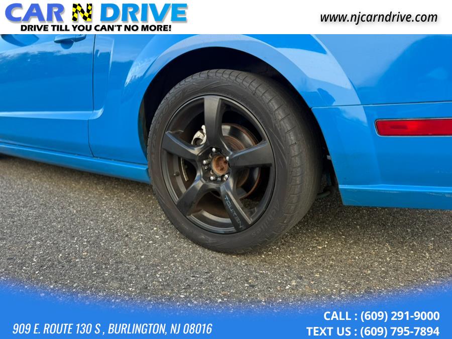 2005 Ford Mustang GT Deluxe photo