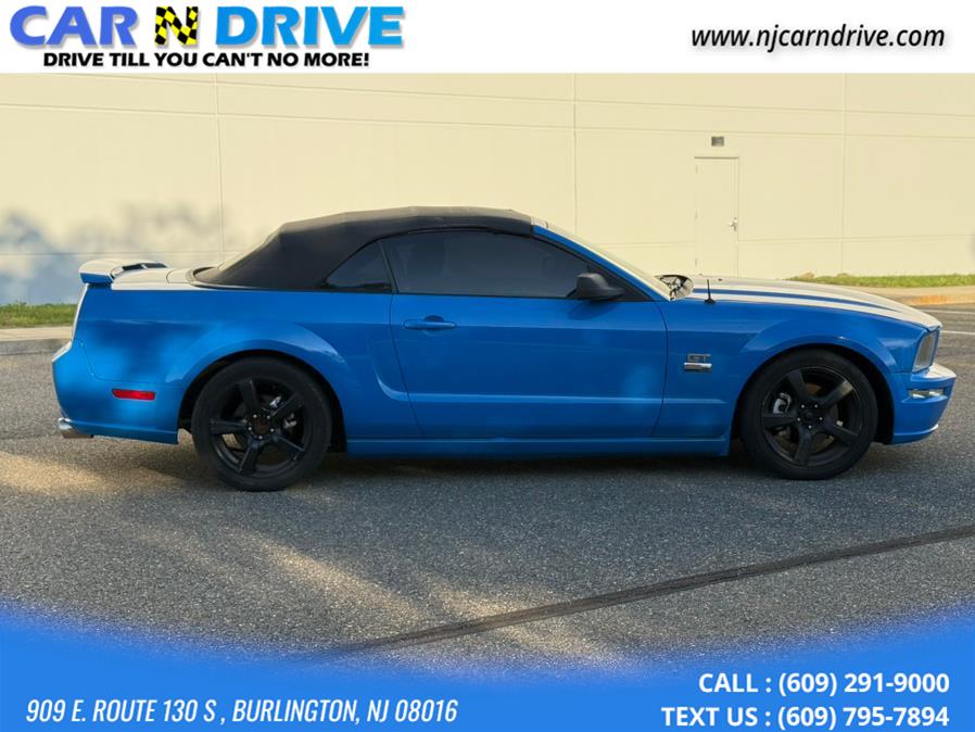 2005 Ford Mustang GT Deluxe photo