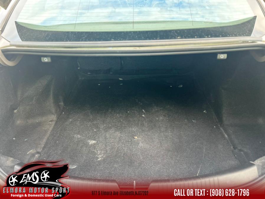 2022 Chevrolet Malibu 4dr Sdn LT photo