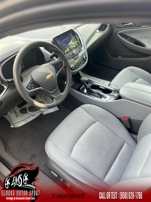 2022 Chevrolet Malibu 4dr Sdn LT photo